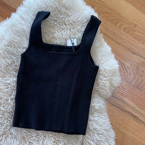 *NWT Zeagoo scoop neck crop tank - Picture 2 of 3